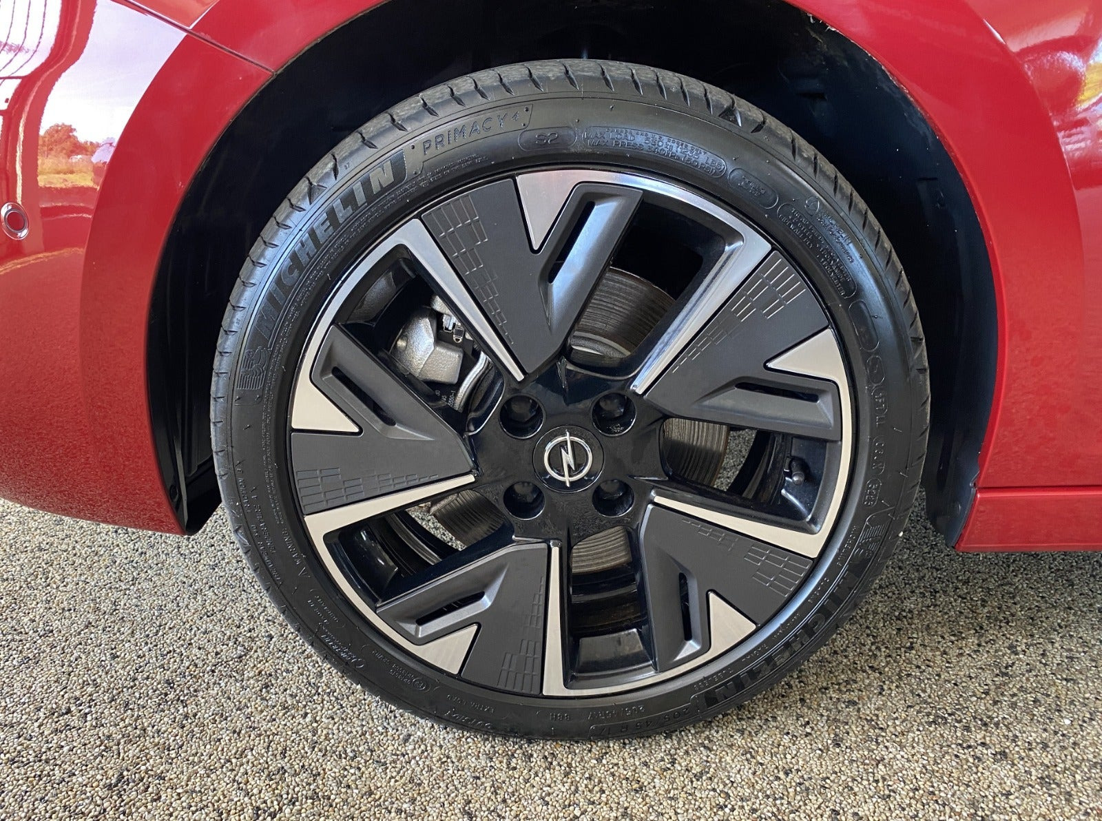 Rød Opel Corsa-e fra 2023