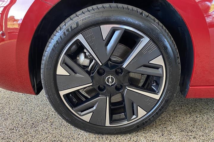 Rød Opel Corsa-e fra 2023