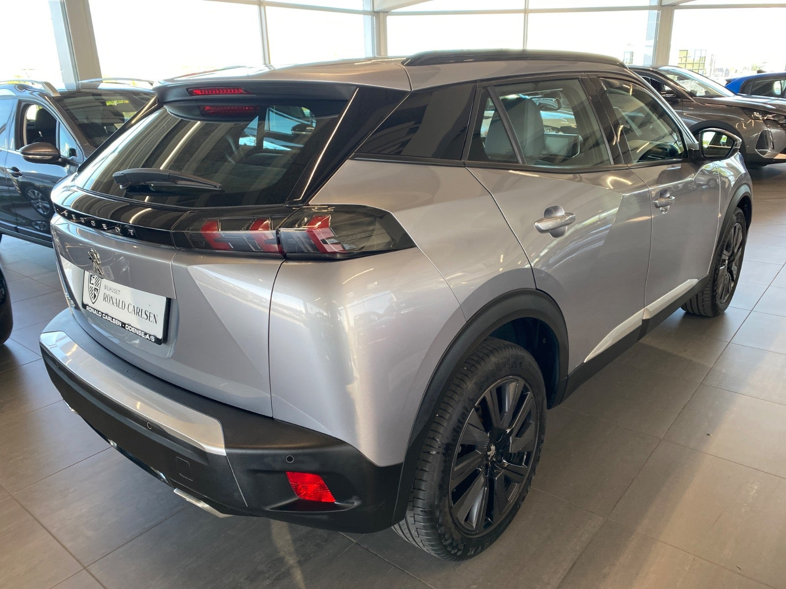 Sølv Peugeot 2008 fra 2020