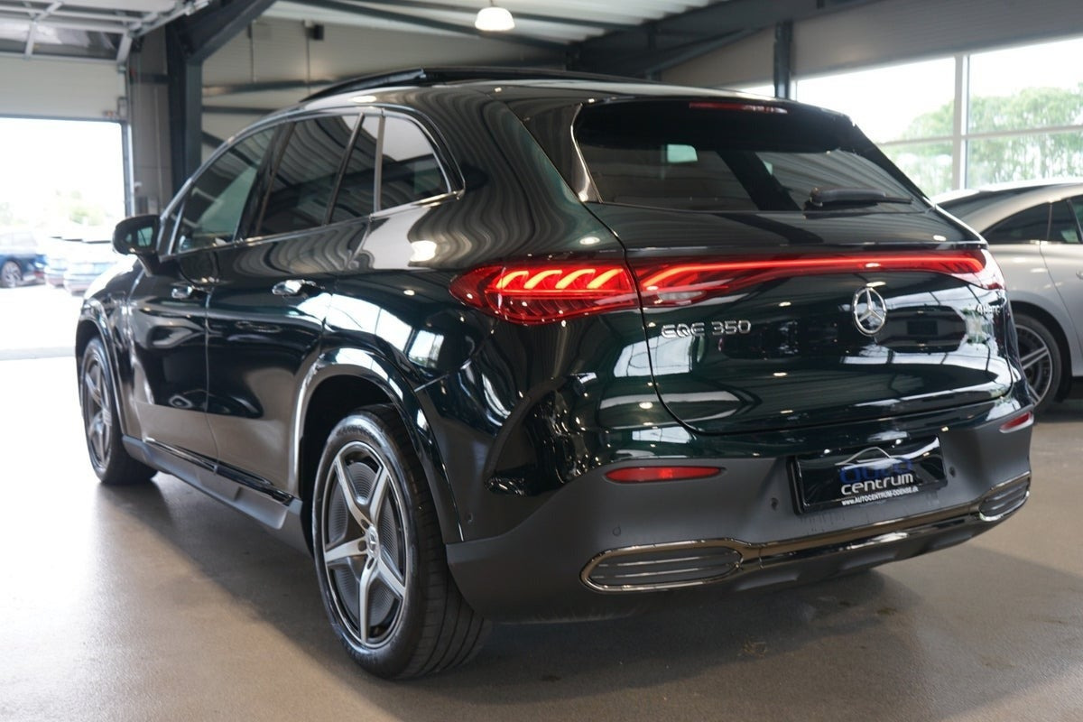 Grøn Mercedes EQE350 SUV fra 2025