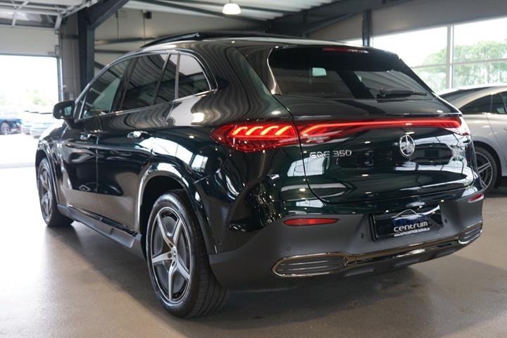 Grøn Mercedes EQE350 SUV fra 2025