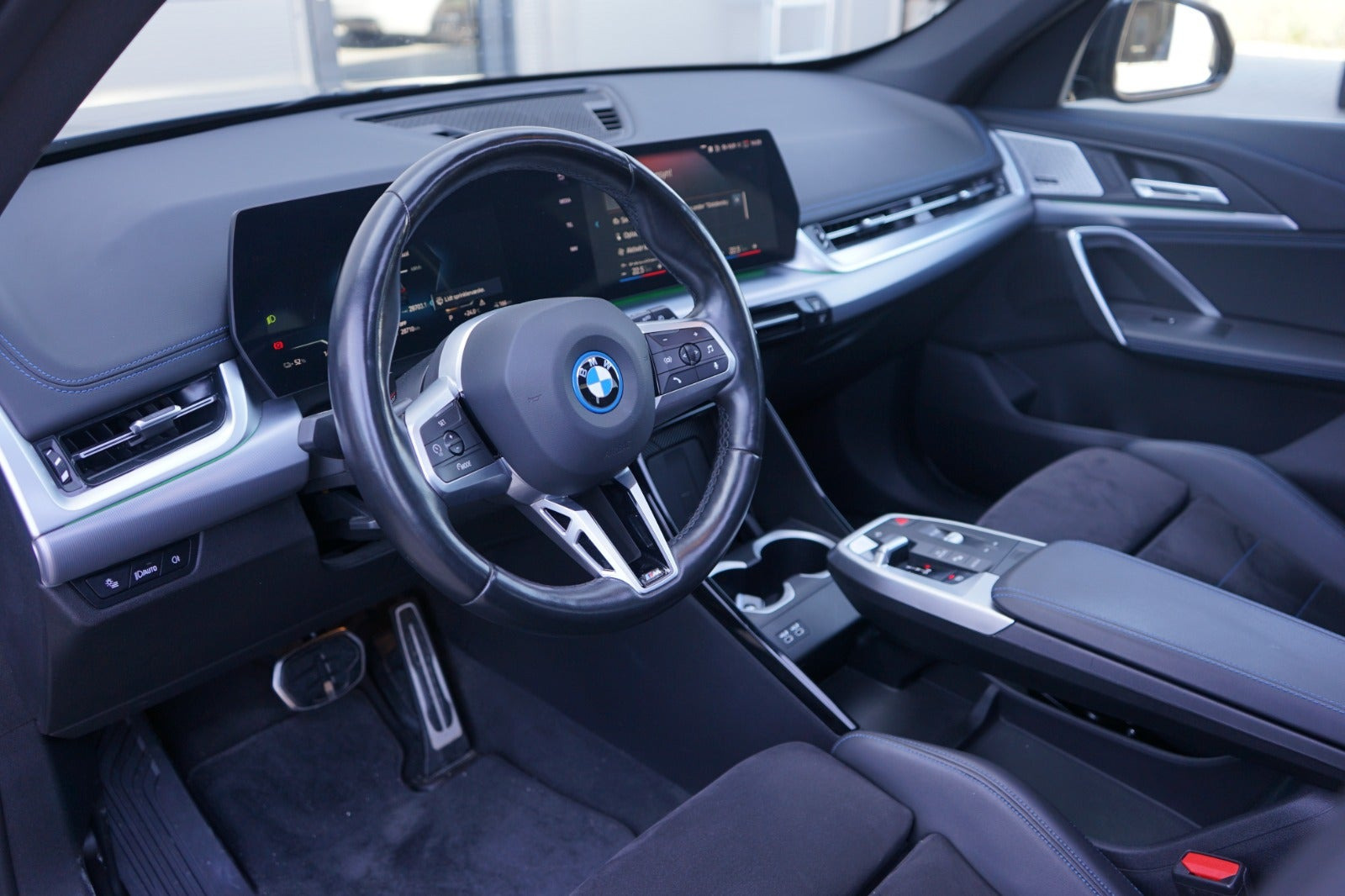 Sort BMW iX1 fra 2023