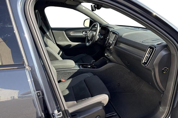 Beige Volvo EX40 fra 2026