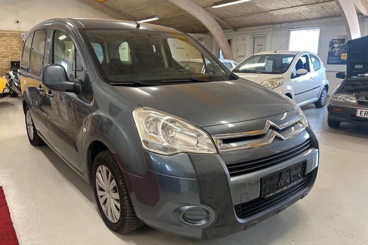 Grå Citroën Berlingo fra 2009