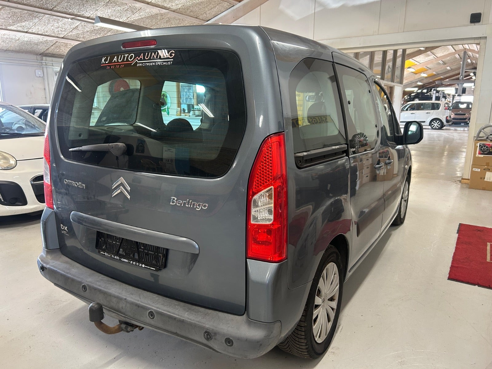 Grå Citroën Berlingo fra 2009