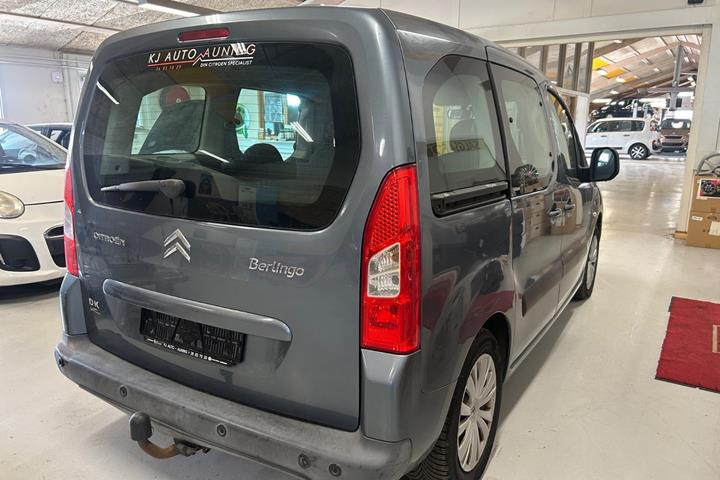 Grå Citroën Berlingo fra 2009