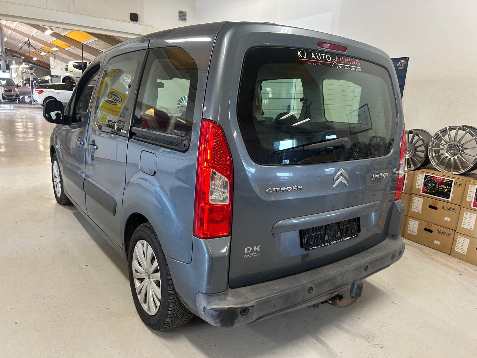 Grå Citroën Berlingo fra 2009