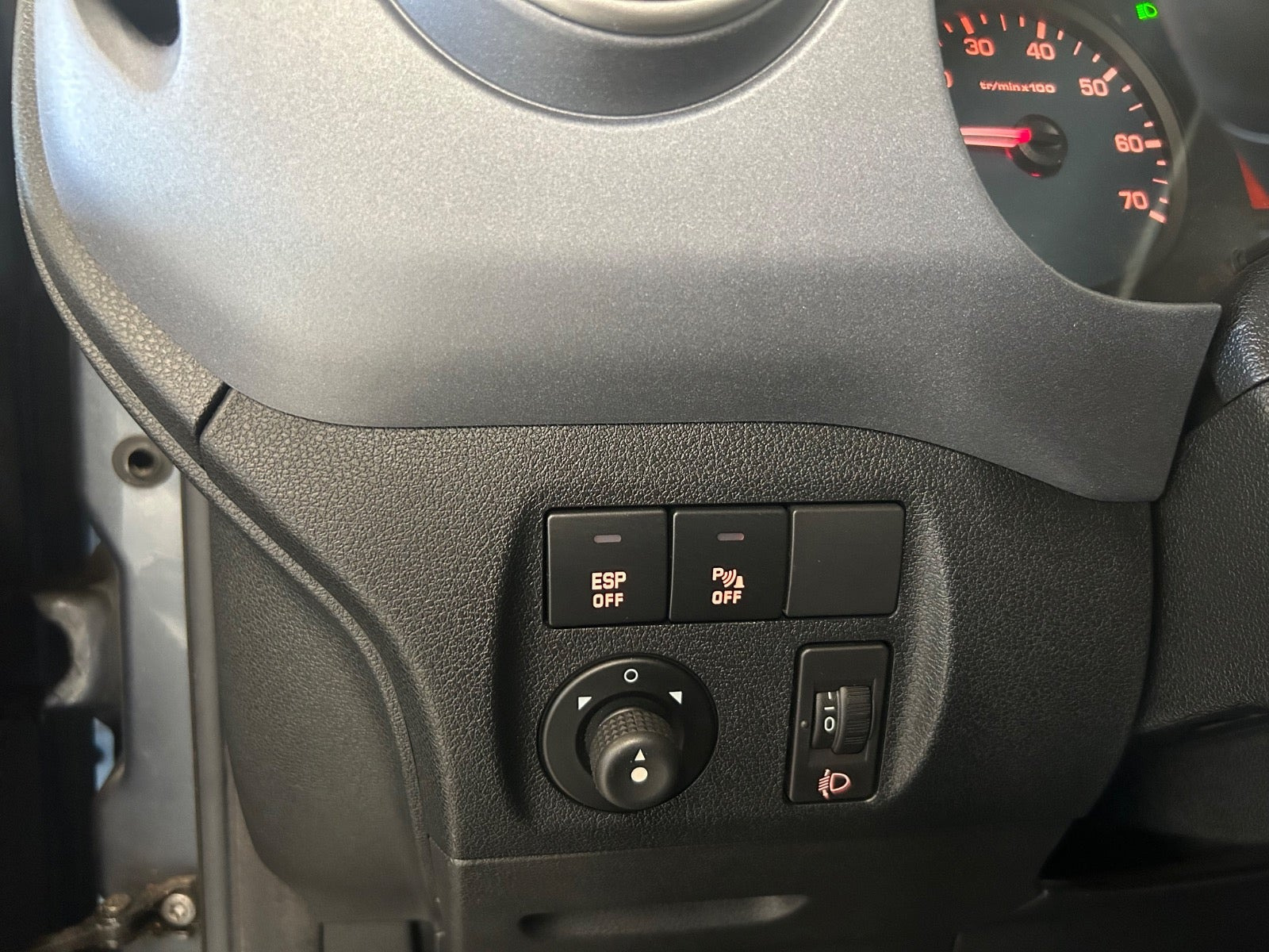 Grå Citroën Berlingo fra 2009