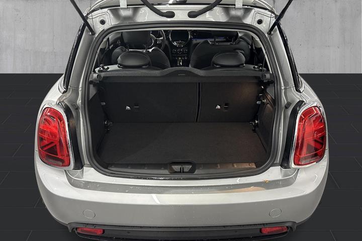 Sølv Mini Cooper SE fra 2023