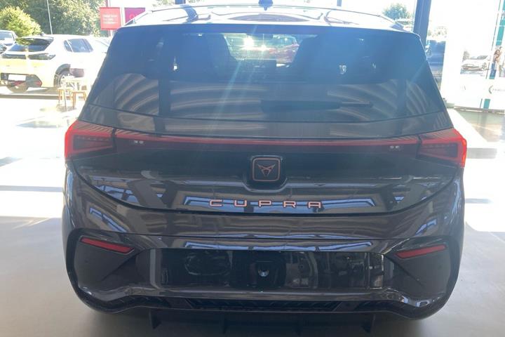 Grå Cupra Born fra 2023