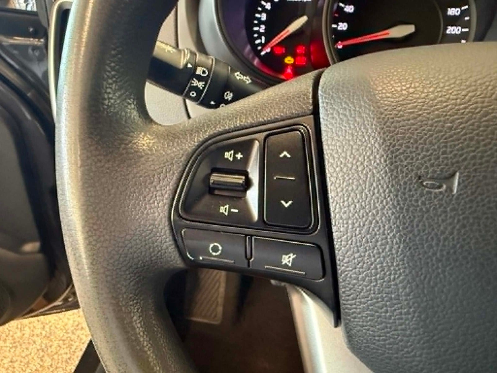 Grå Kia Rio fra 2015