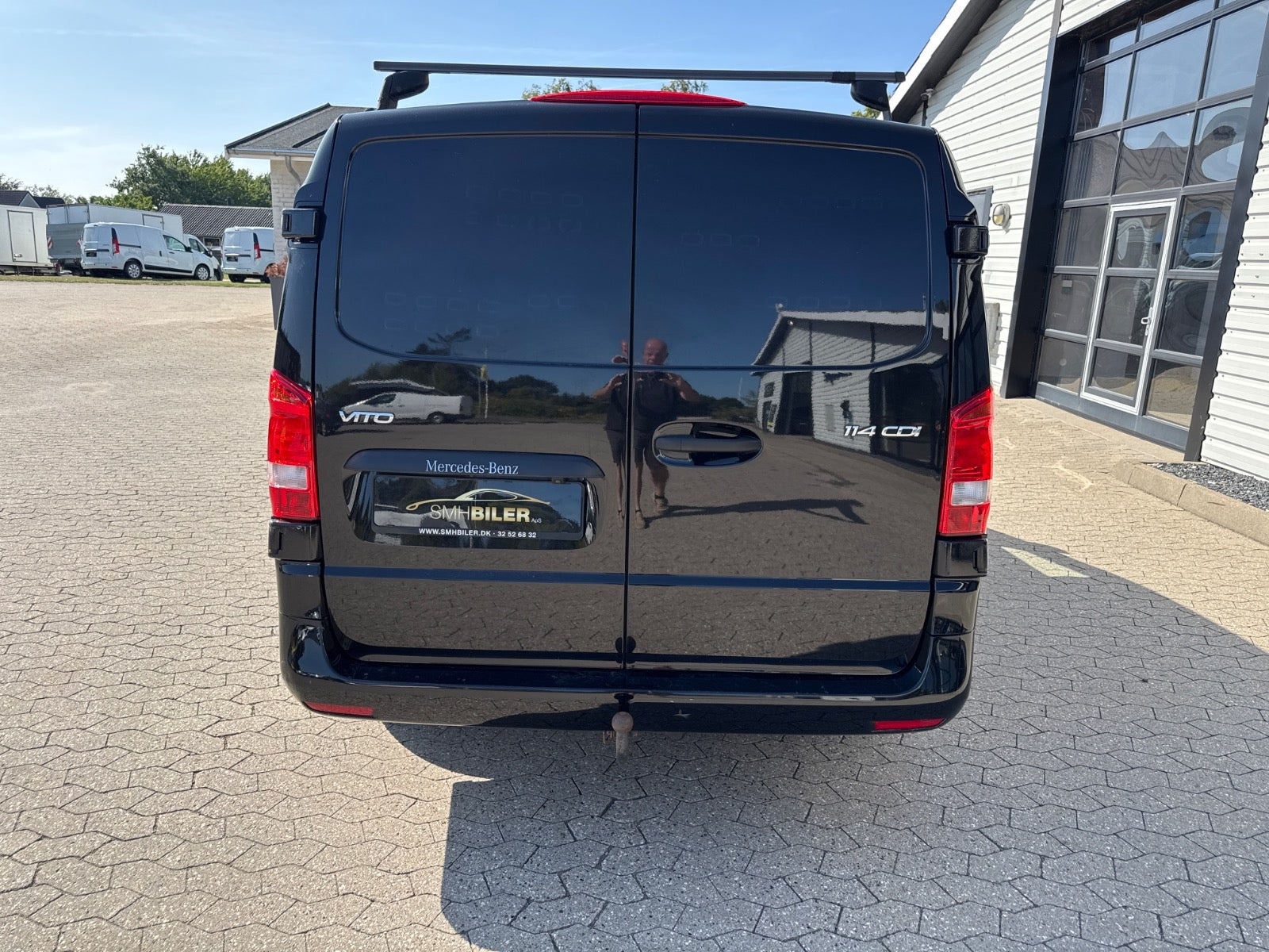 Sort Mercedes Vito 114 fra 2022
