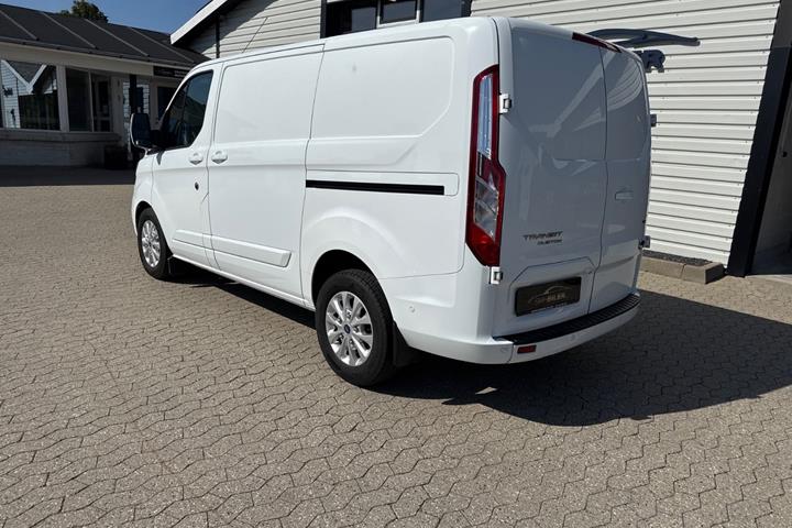 Hvid Ford Transit Custom 340 L1 fra 2020 set udefra