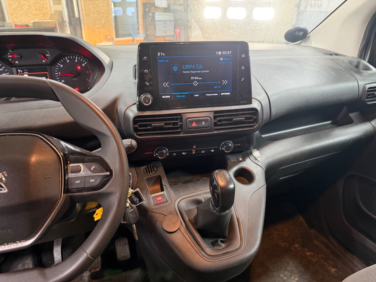 Hvid Peugeot Partner fra 2019