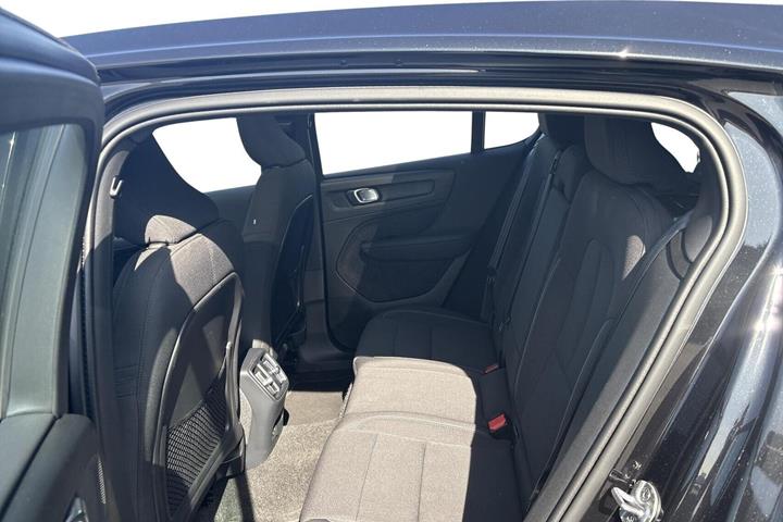 Sort Volvo C40 fra 2024