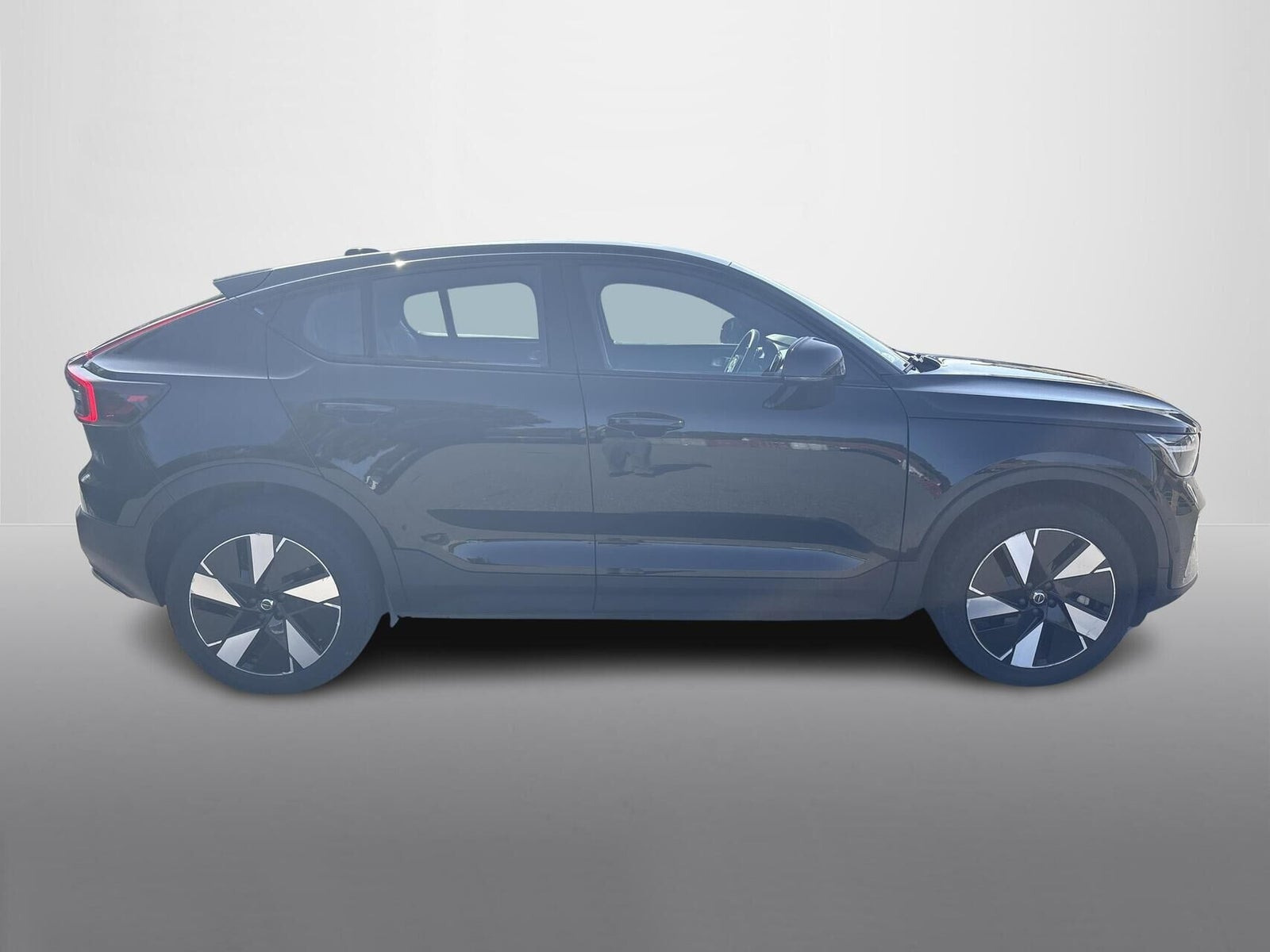 Sort Volvo C40 fra 2024