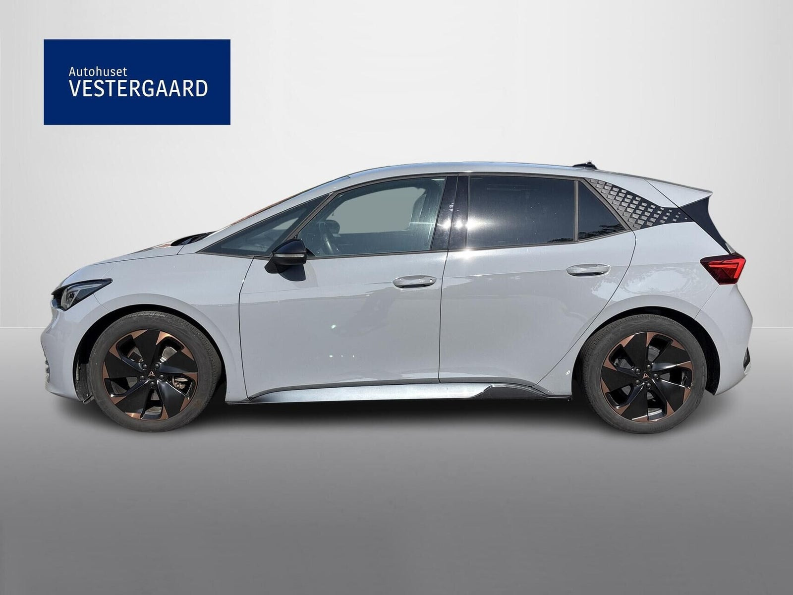 Grå Cupra Born fra 2024