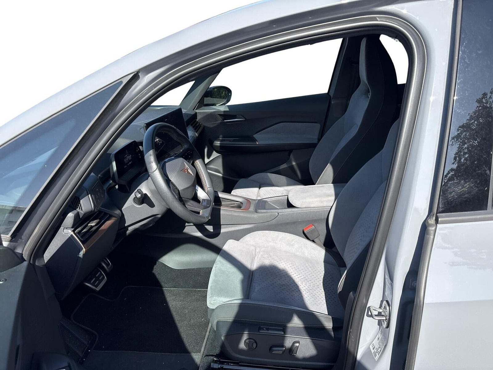 Grå Cupra Born fra 2024