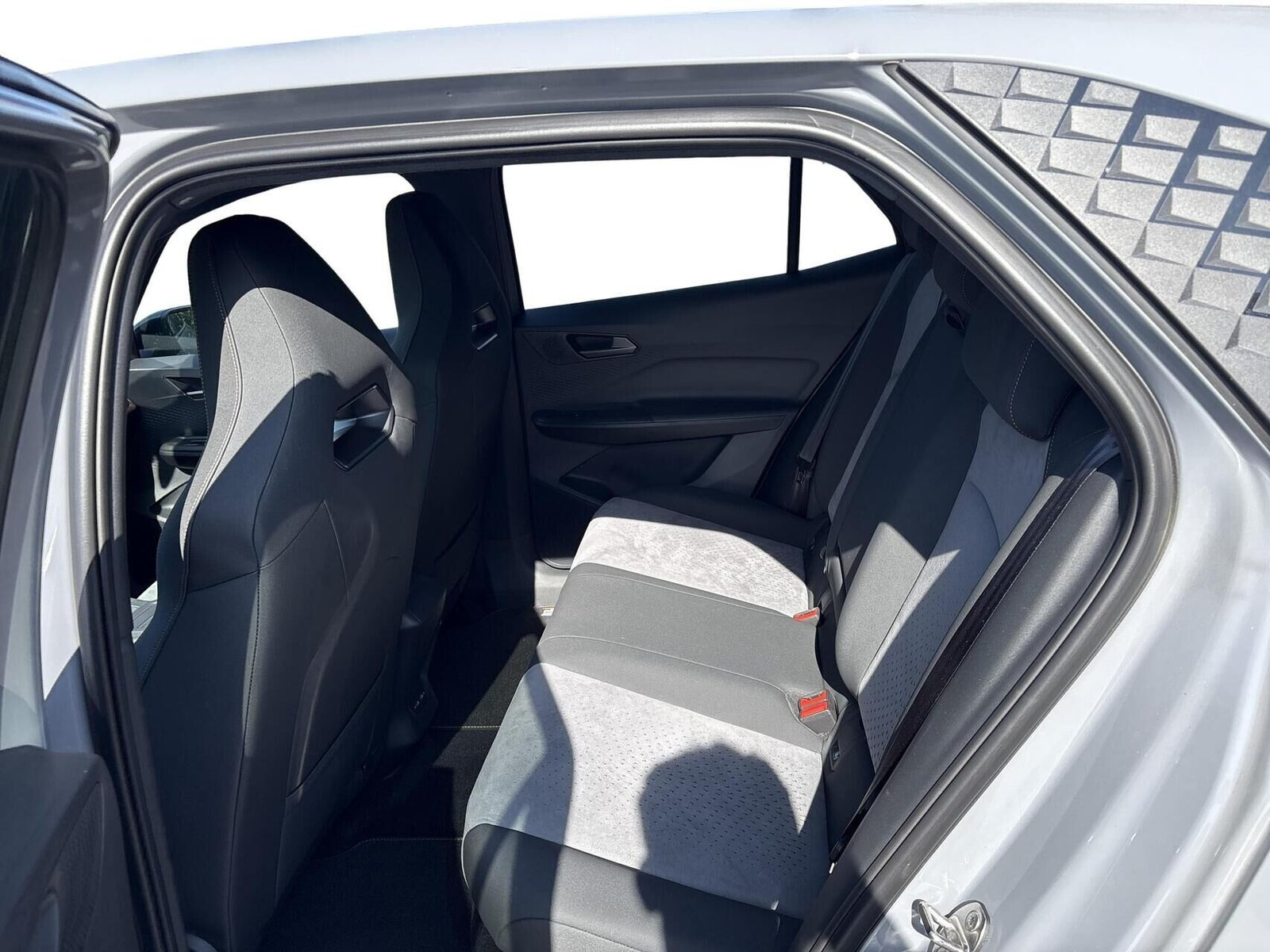 Grå Cupra Born fra 2024
