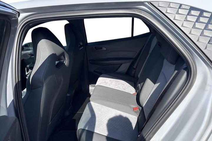 Grå Cupra Born fra 2024