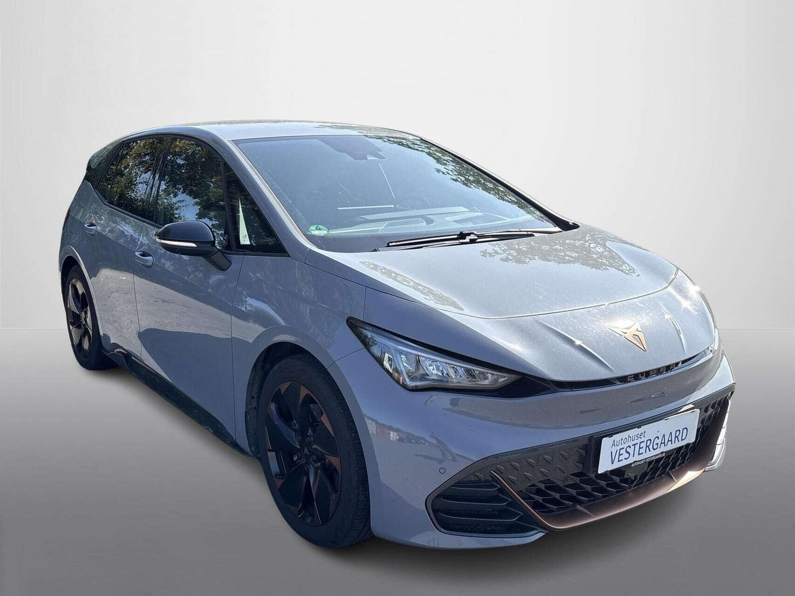 Grå Cupra Born fra 2024