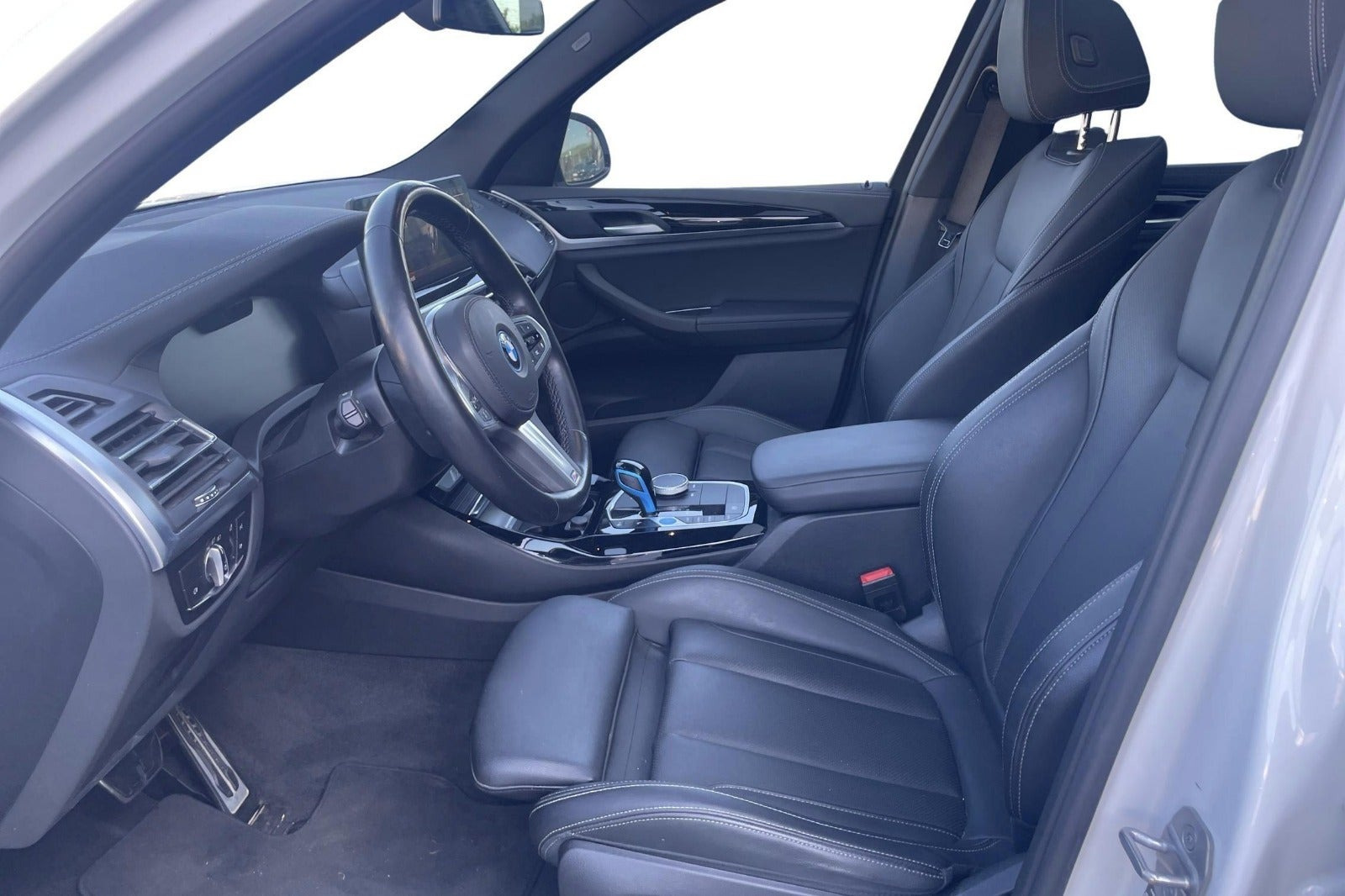 Hvid BMW iX3 fra 2023