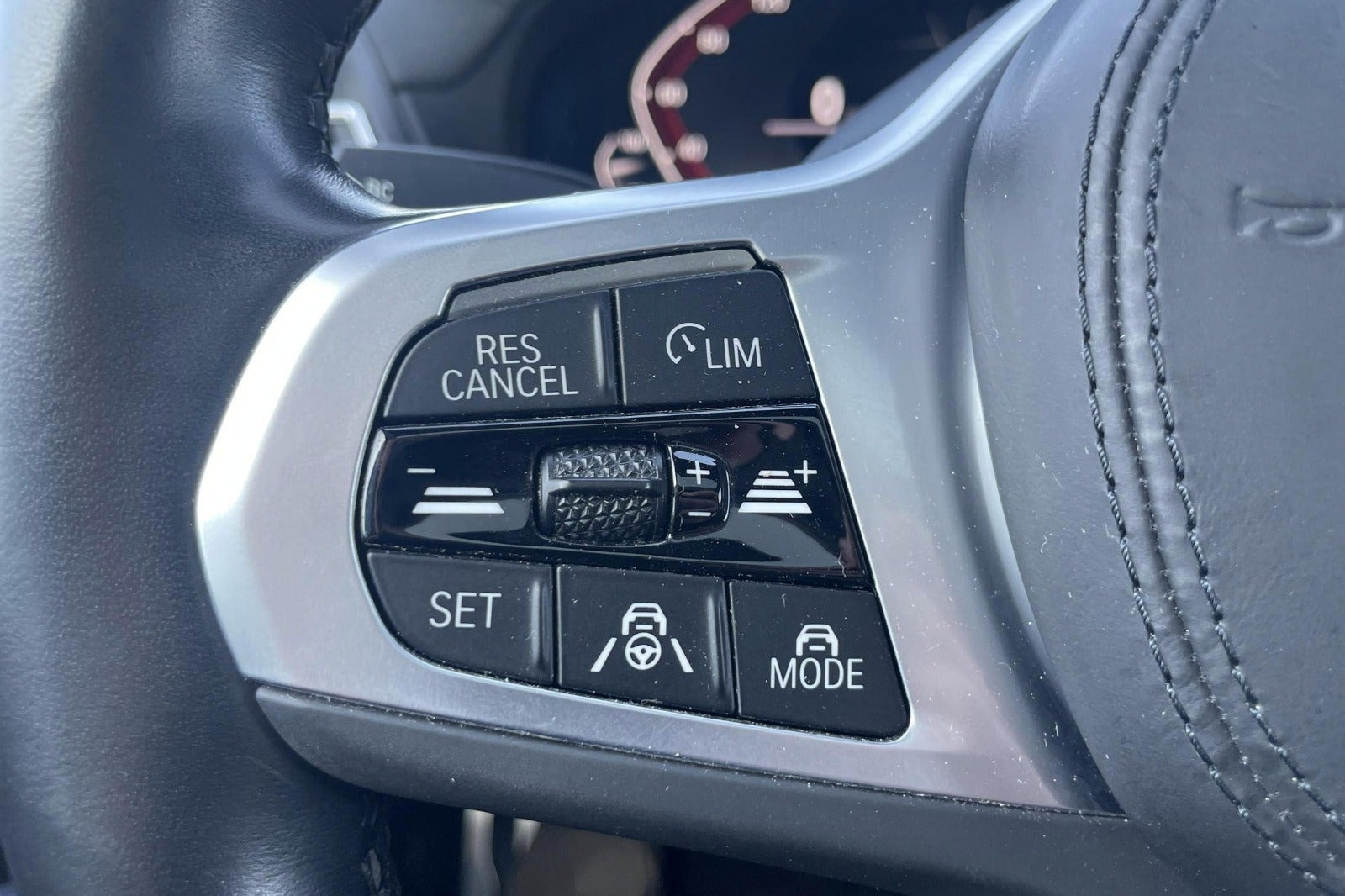 Hvid BMW iX3 fra 2023