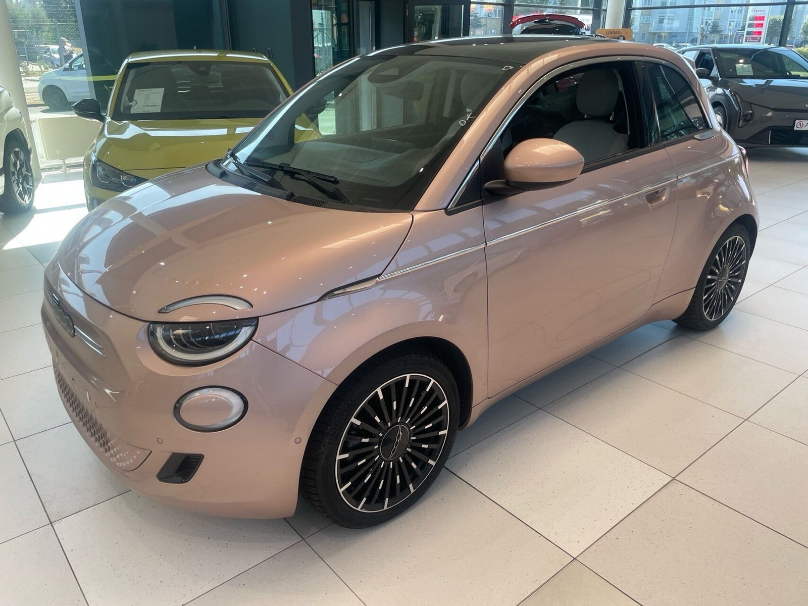 Fiat 500e 42 la Prima 3+1