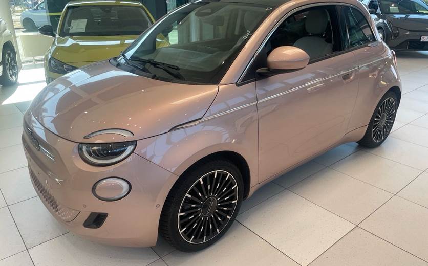 Fiat 500e 42 la Prima 3+1