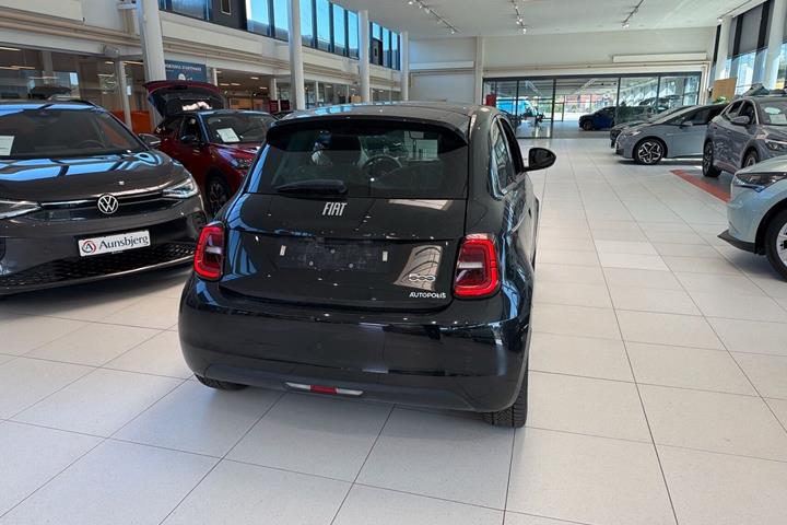 Sort Fiat 500e fra 2024