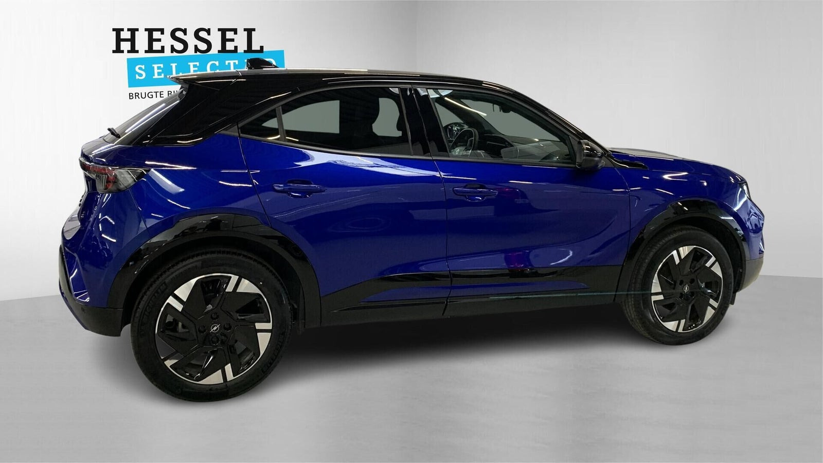 Blå Opel Mokka-e fra 2025