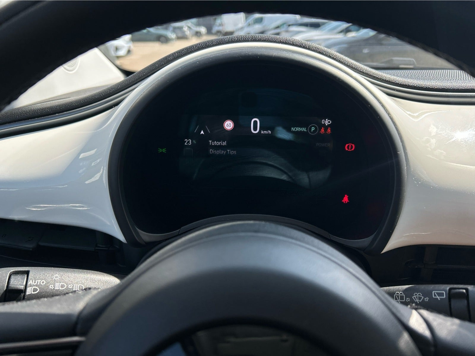 Hvid Fiat 500e fra 2023