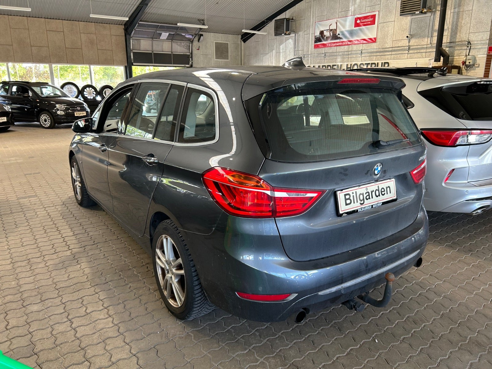 Grå BMW 220i fra 2017