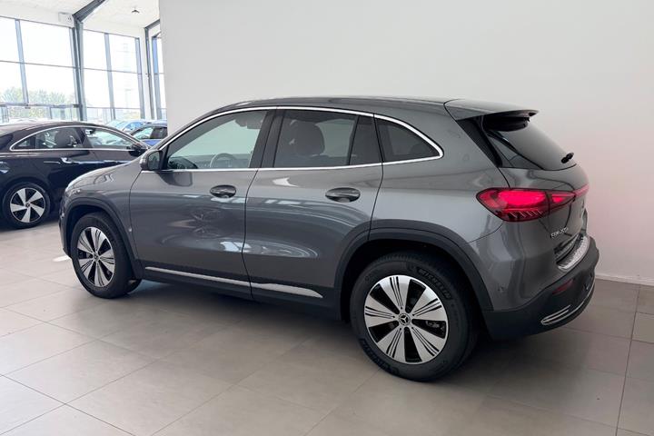 Grå Mercedes EQA250+ fra 2026
