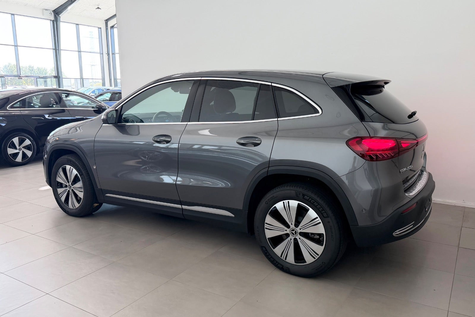 Grå Mercedes EQA250+ fra 2026