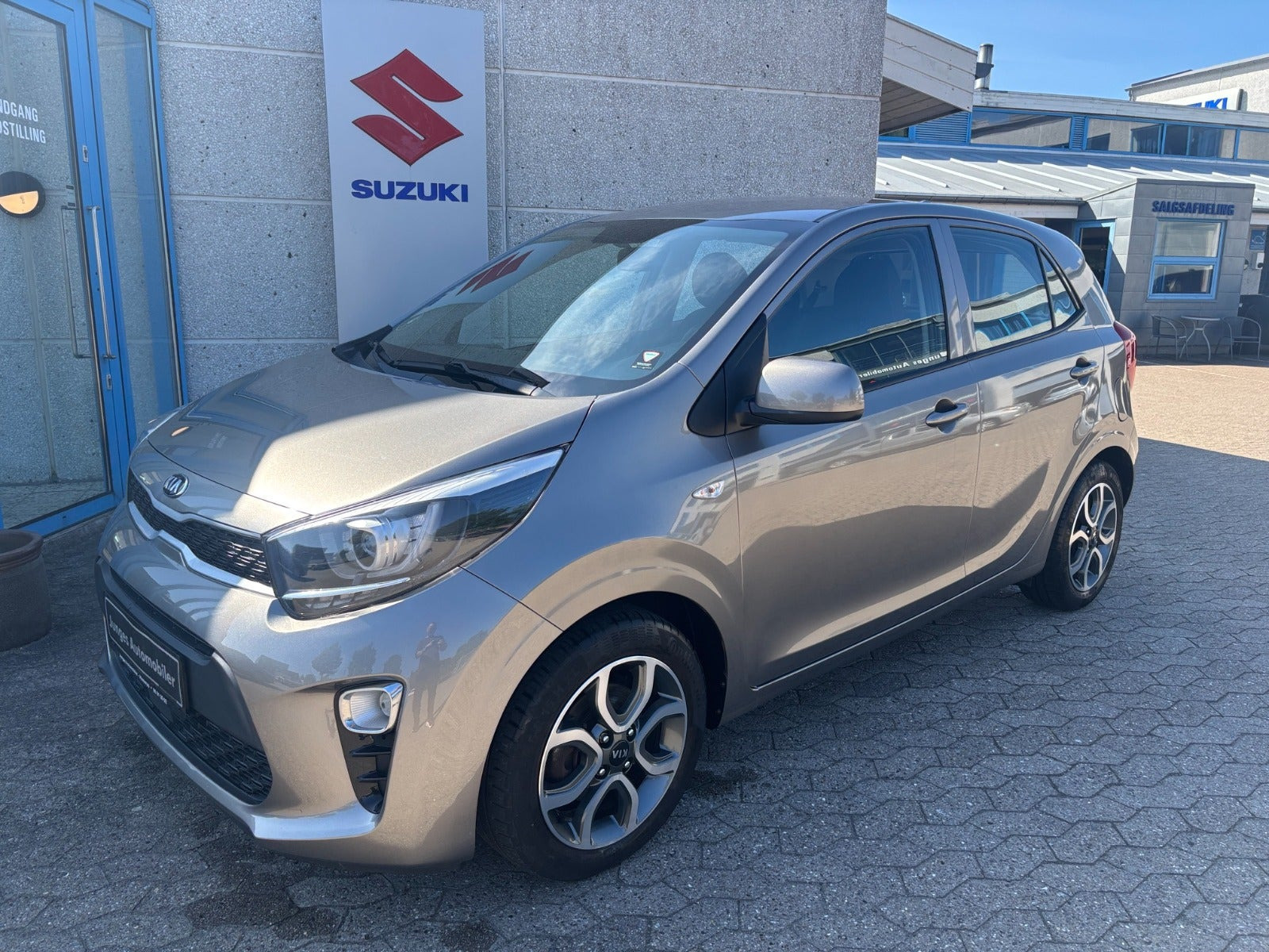 Grå Kia Picanto fra 2019
