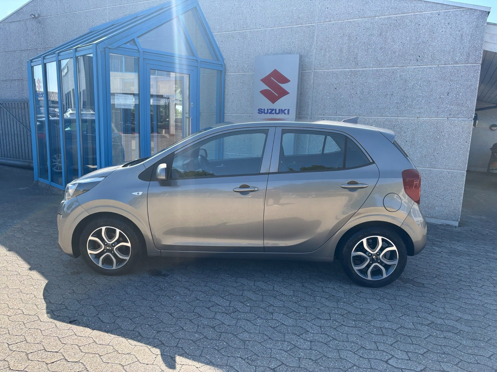 Grå Kia Picanto fra 2019