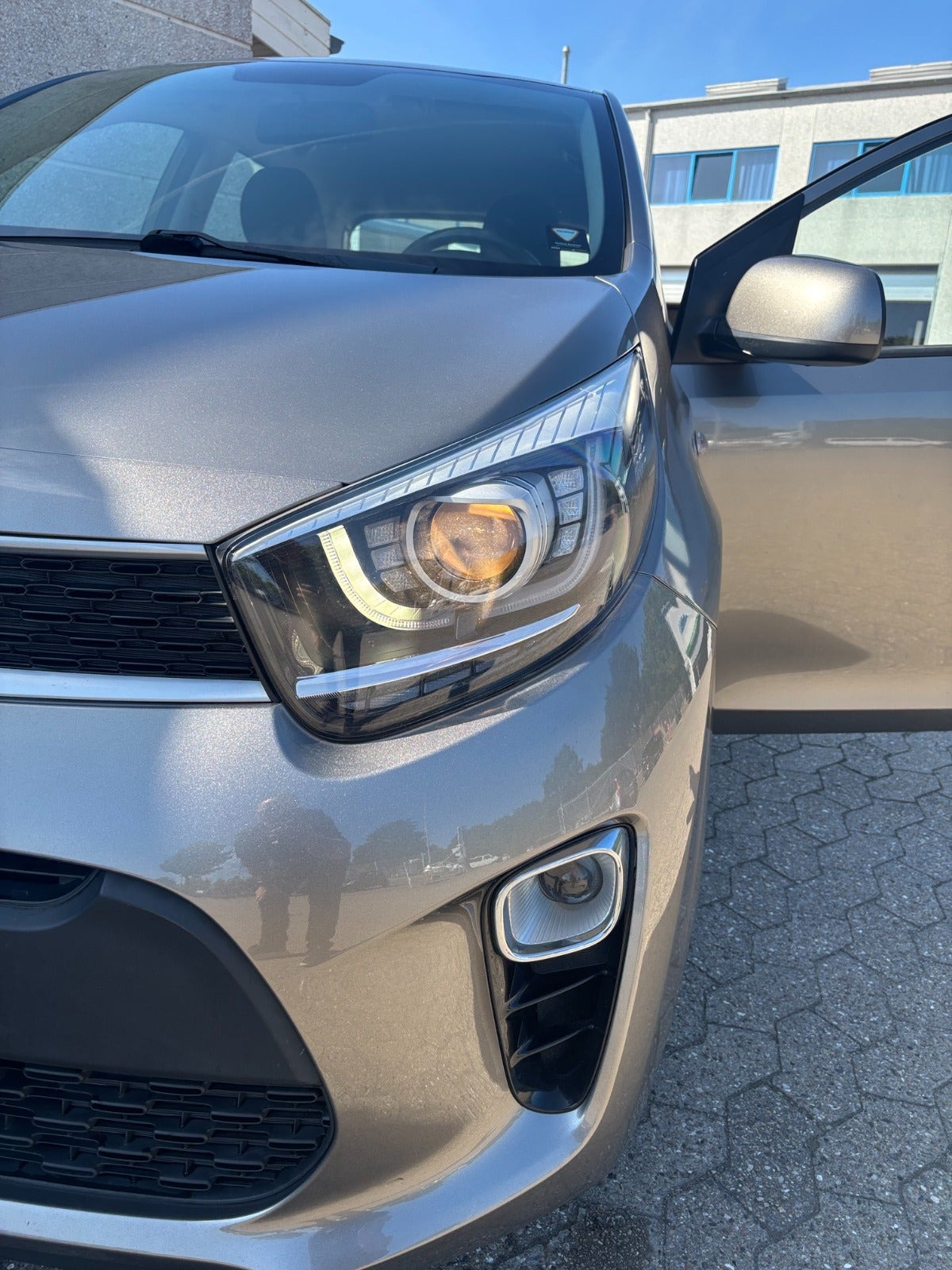 Grå Kia Picanto fra 2019