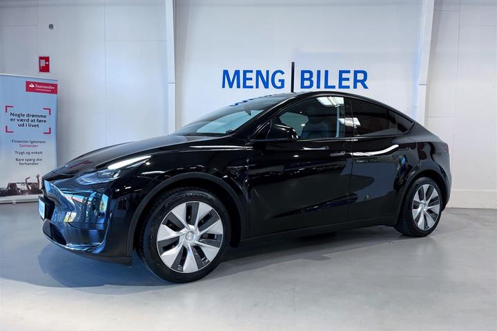 Sort Tesla Model Y fra 2023