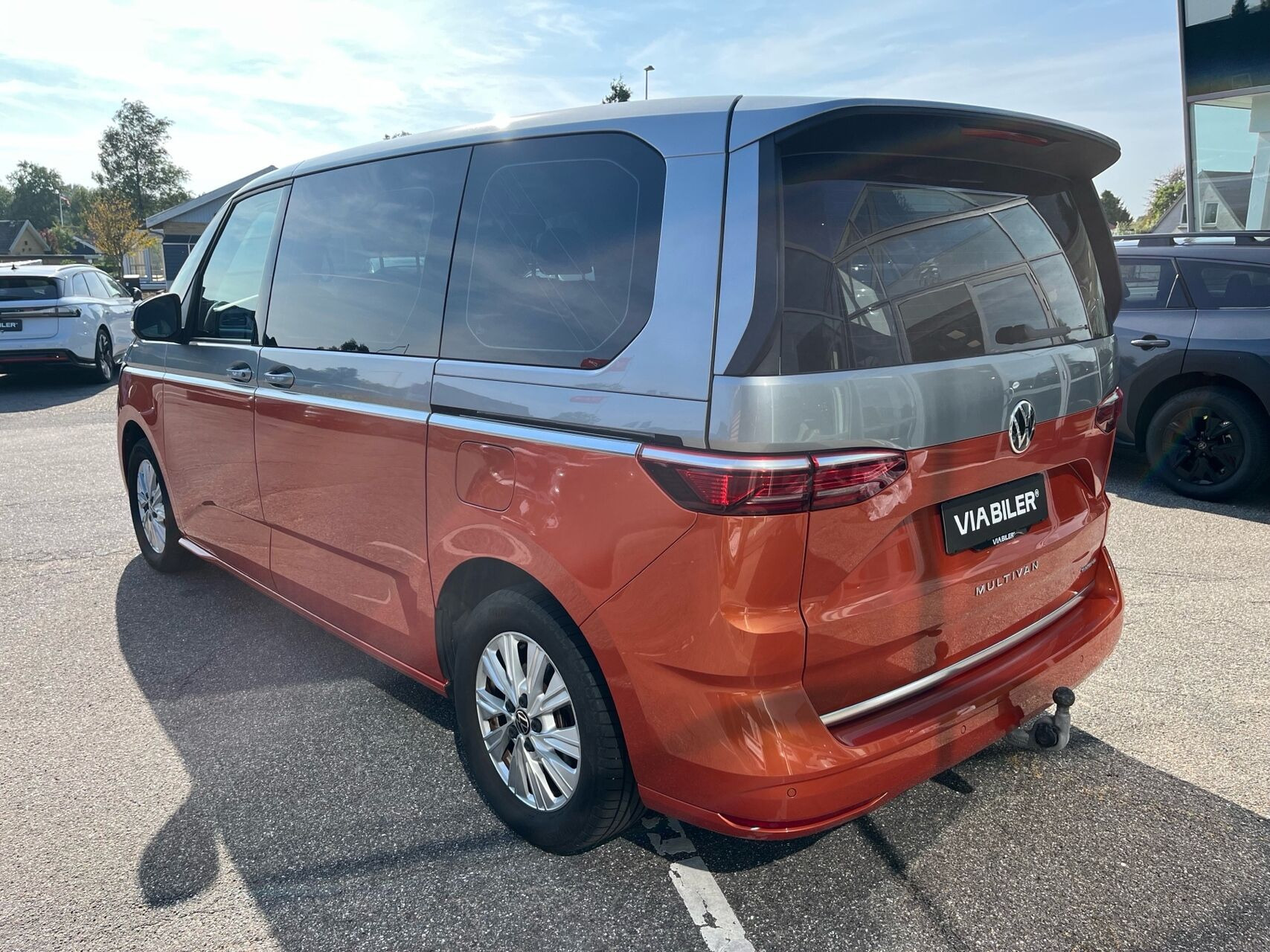 Grå VW Multivan fra 2023