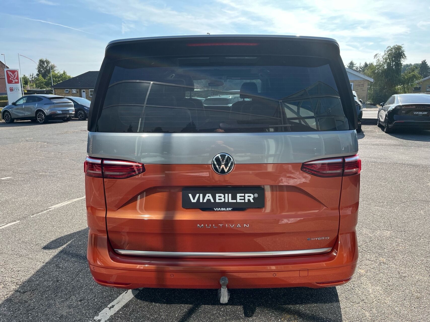 Grå VW Multivan fra 2023