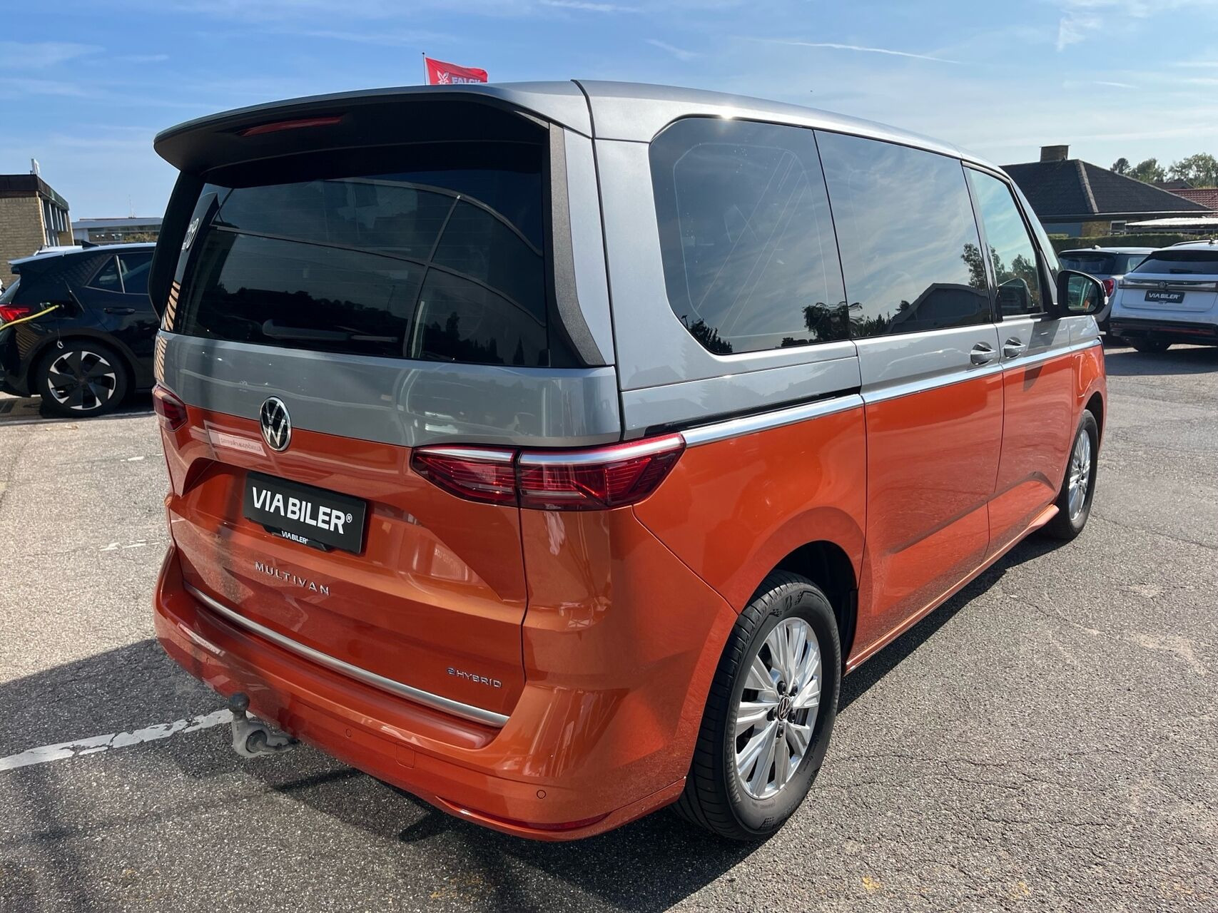 Grå VW Multivan fra 2023