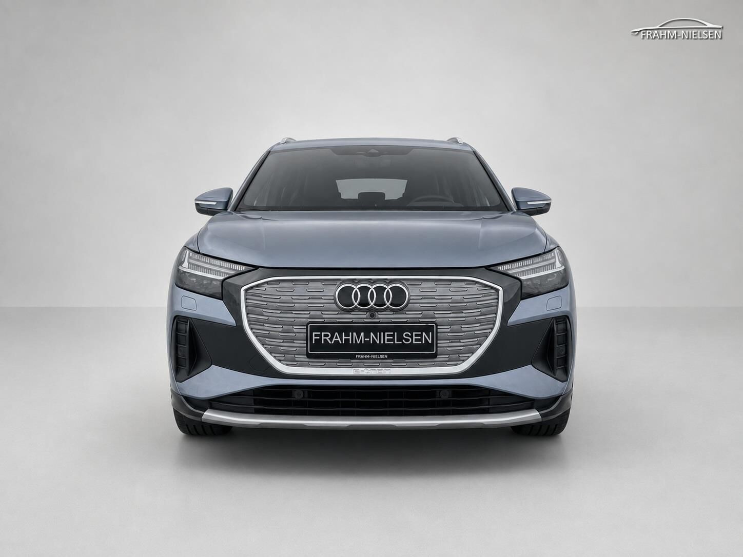 Blå Audi Q4 fra 2023