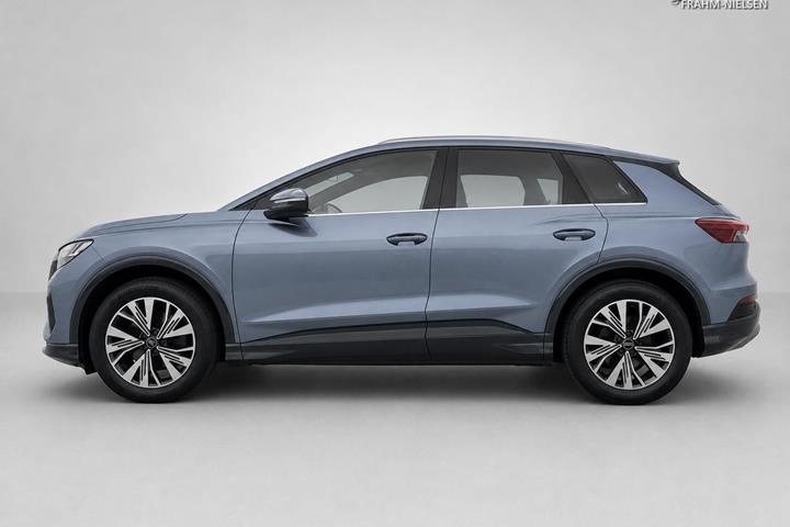 Blå Audi Q4 fra 2023
