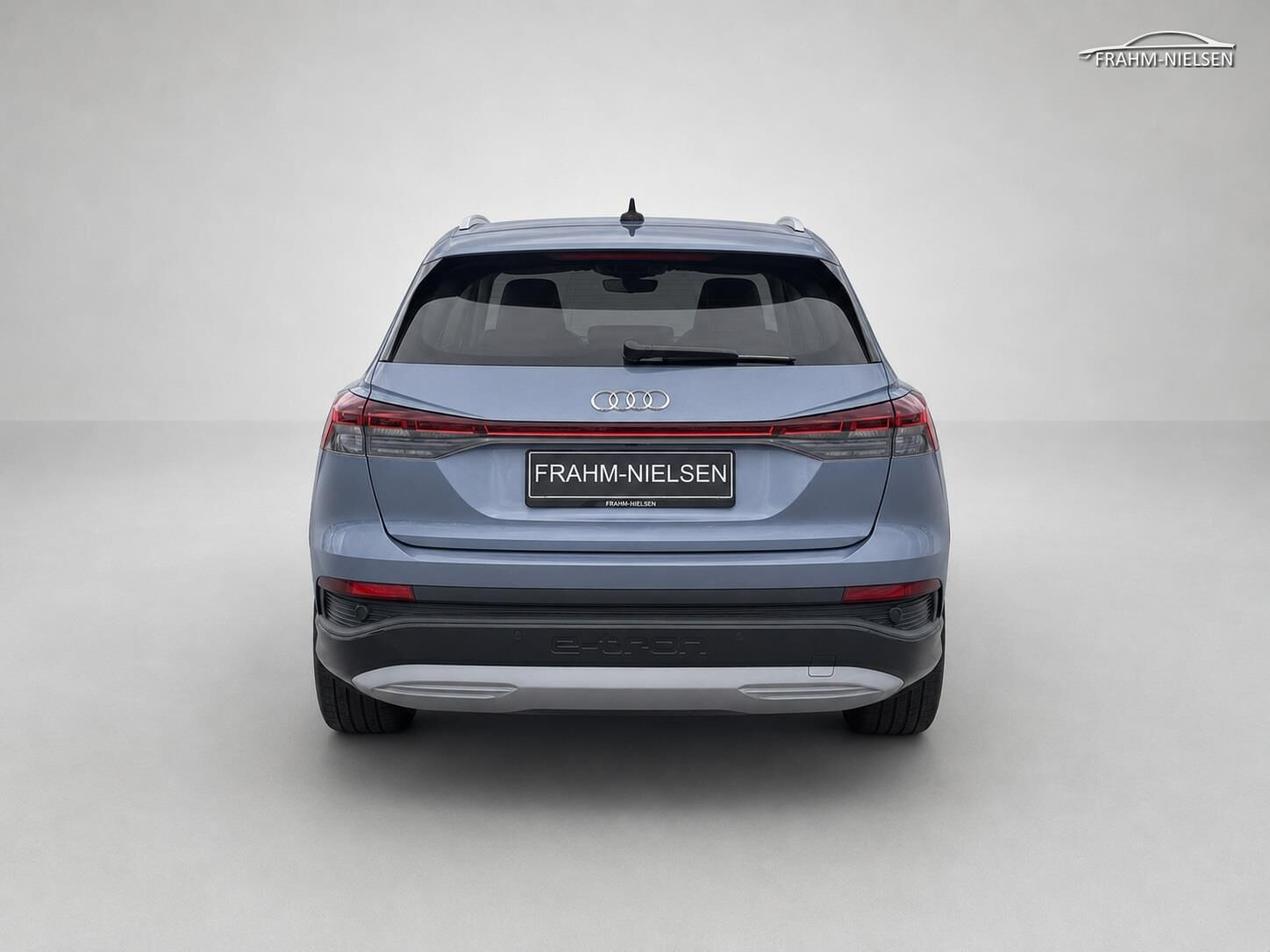 Blå Audi Q4 fra 2023