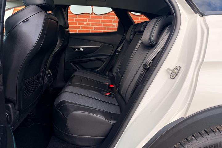 Hvid Peugeot 3008 fra 2021