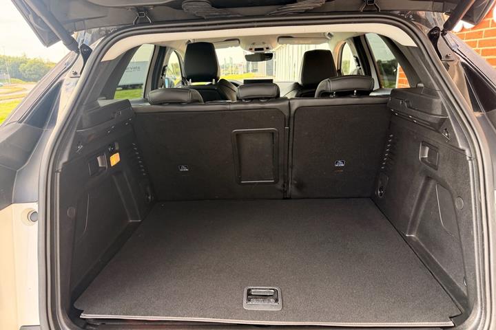 Hvid Peugeot 3008 fra 2021
