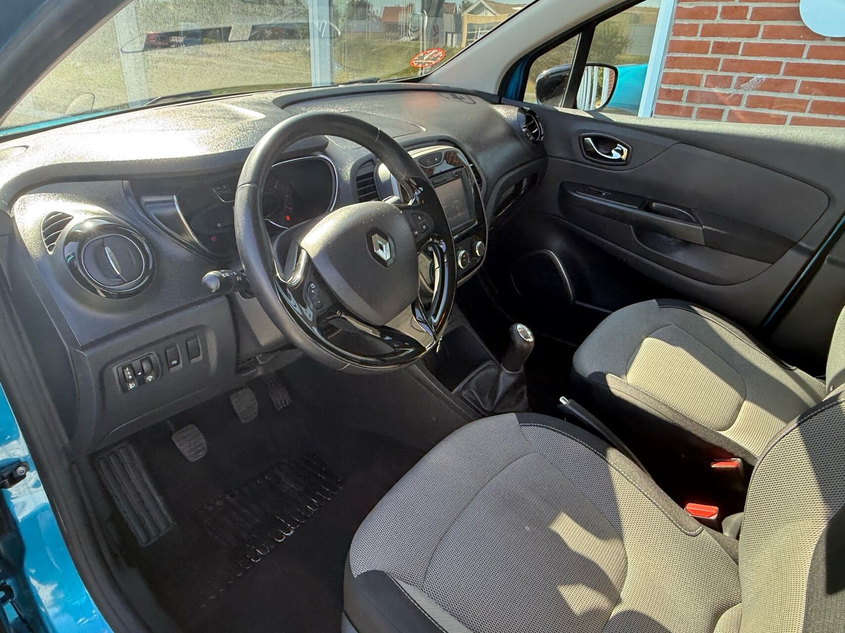 Blå Renault Captur fra 2017