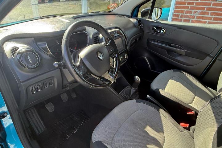 Blå Renault Captur fra 2017