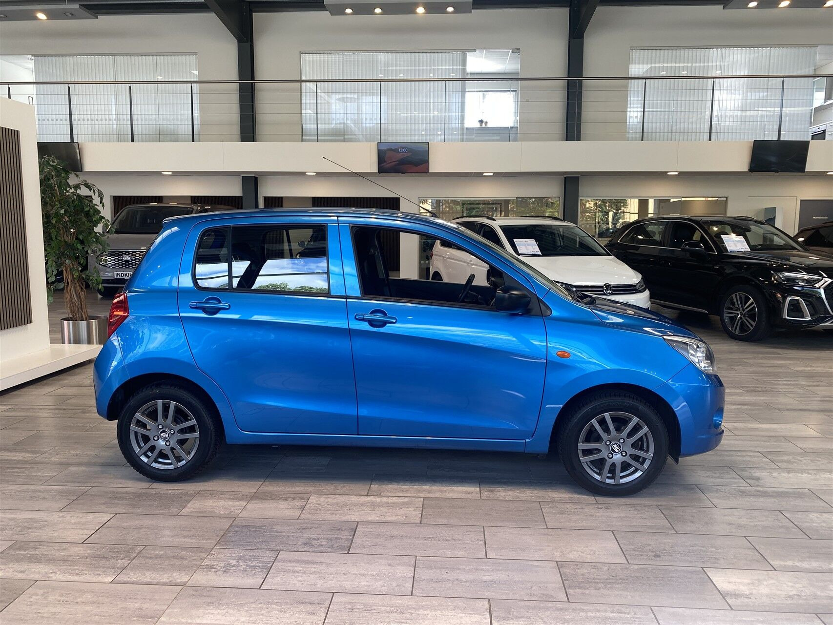 Blå Suzuki Celerio fra 2017